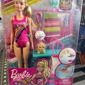 Barbie Dreamhouse Adventures Malibu Swim 'n Dive Doll - New - Casing Damaged